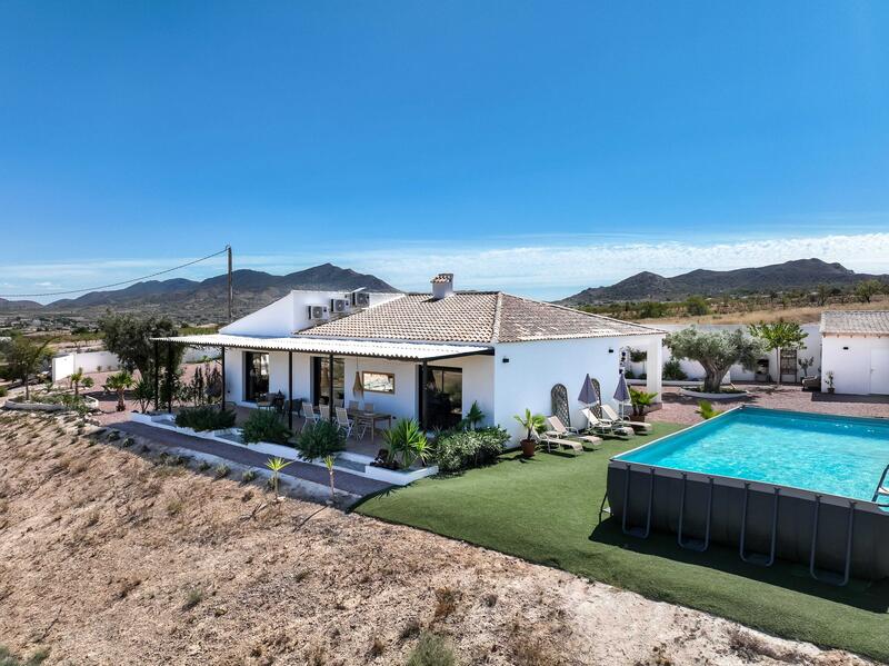 вилла продается в Hondon de los Frailes, Alicante