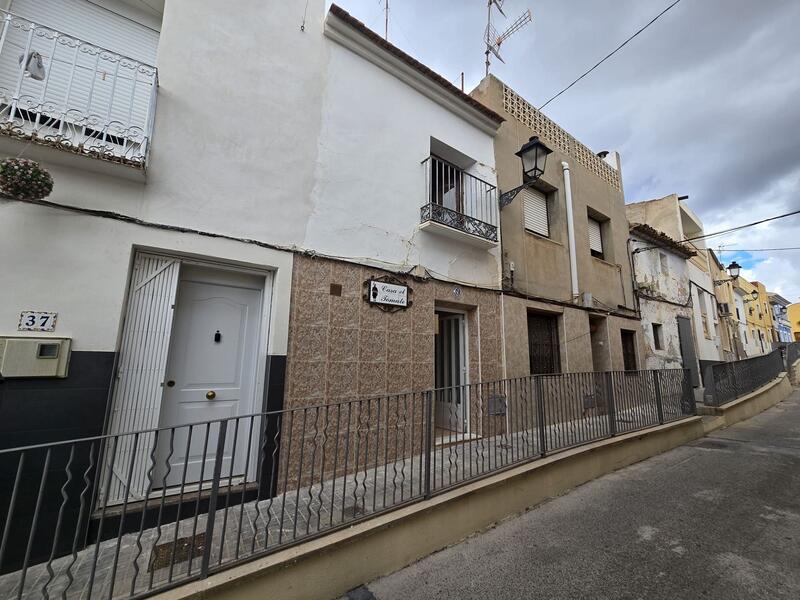 2 bedroom Townhouse for sale