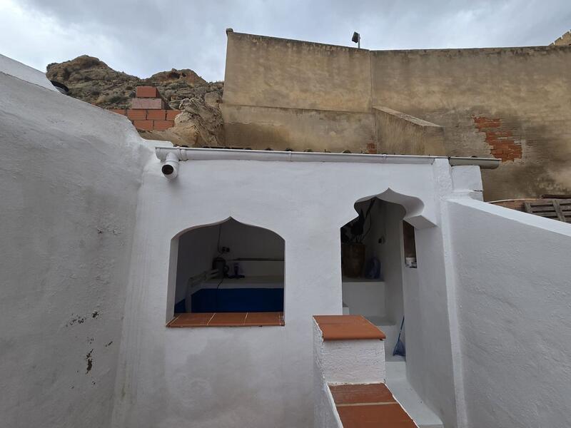2 bedroom Townhouse for sale