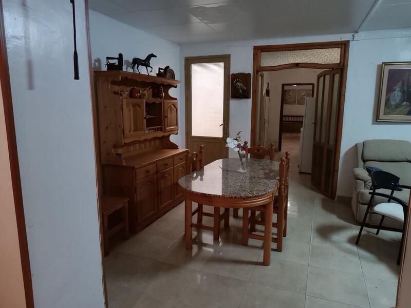 6 bedroom Country House for sale