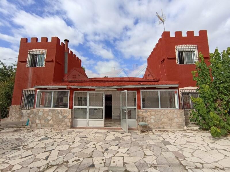 5 bedroom Country House for sale