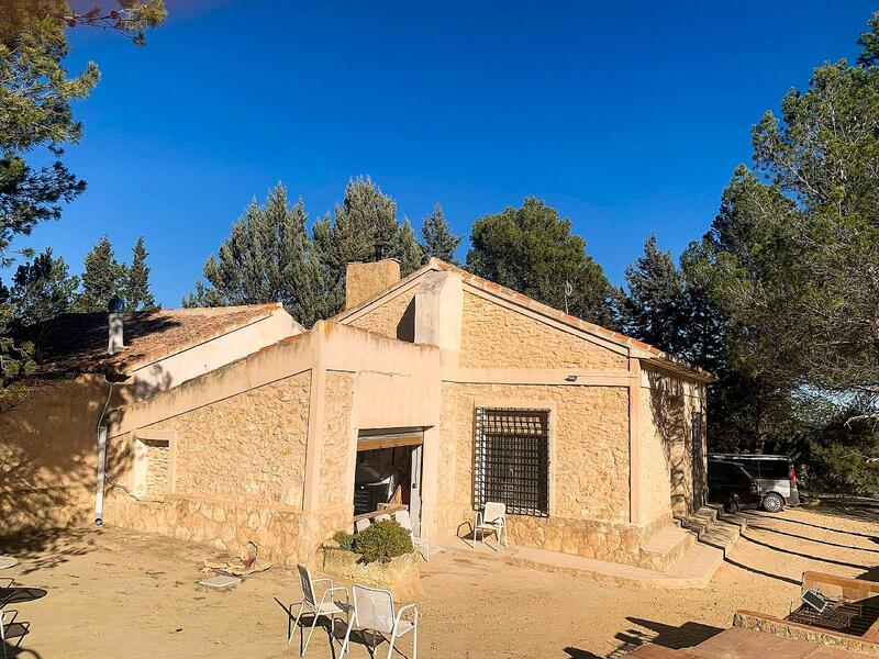 4 bedroom Country House for sale