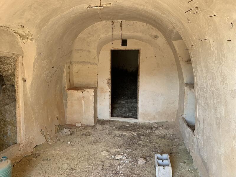 5 bedroom Cave House for sale