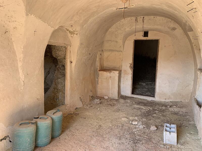 5 bedroom Cave House for sale