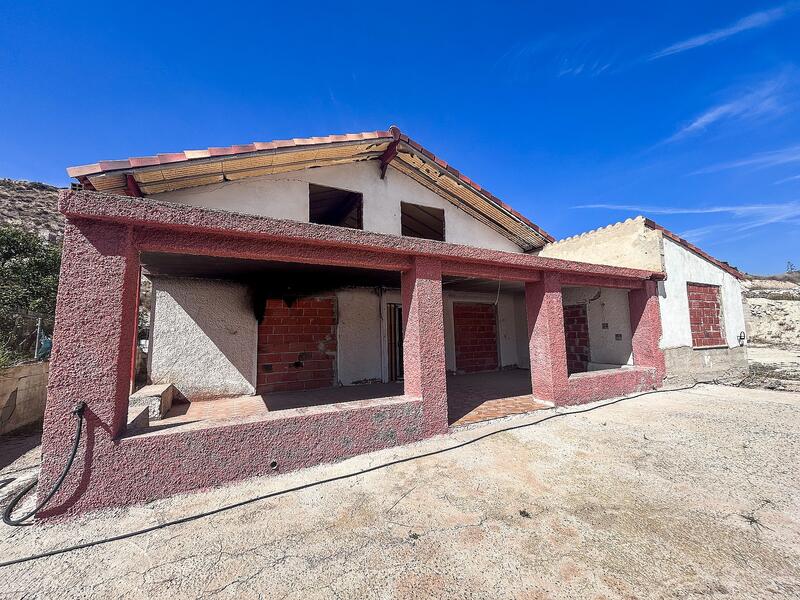 4 bedroom Country House for sale