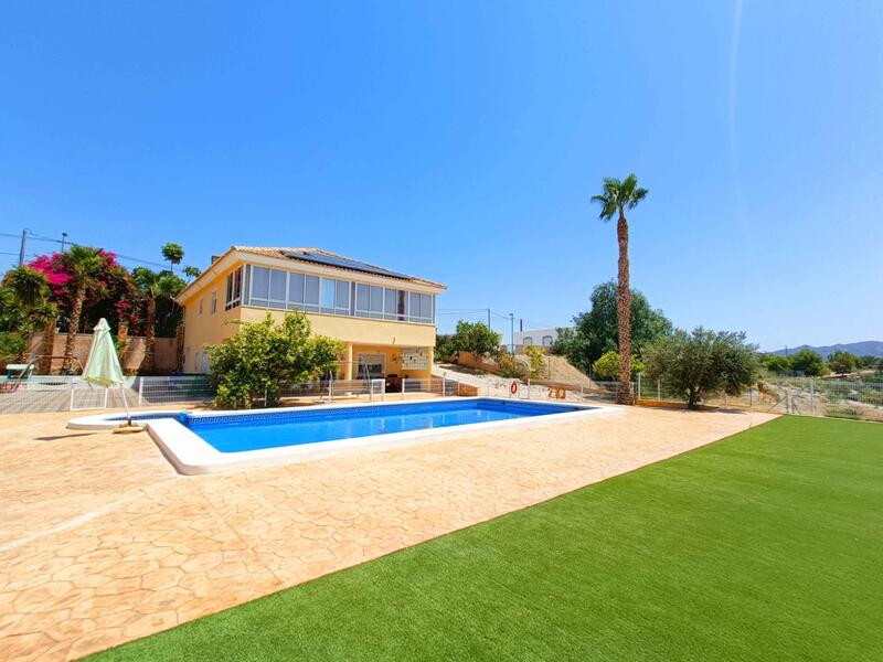 5 bedroom Villa for sale