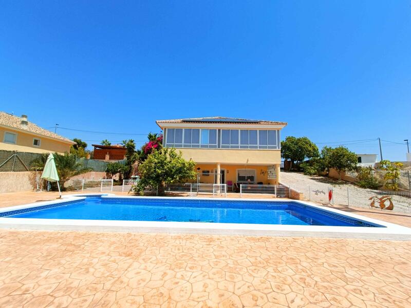 5 bedroom Villa for sale