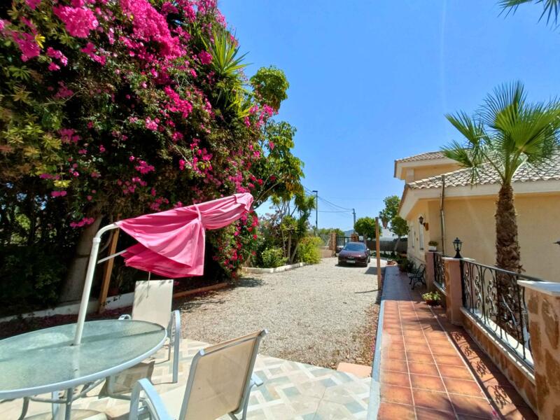5 bedroom Villa for sale