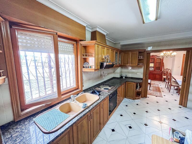 6 bedroom Country House for sale