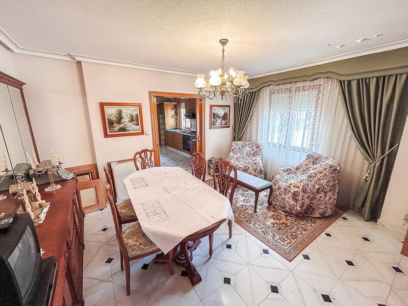 6 bedroom Country House for sale