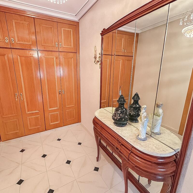 6 bedroom Country House for sale