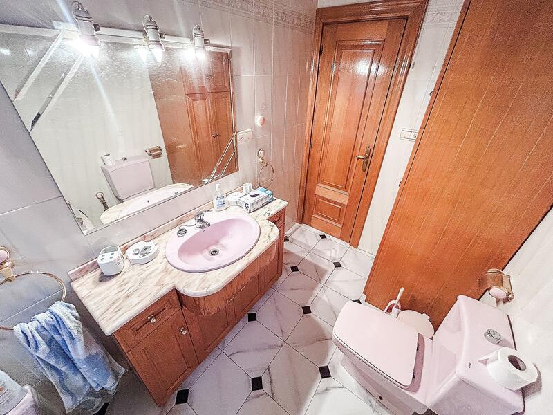 6 bedroom Country House for sale