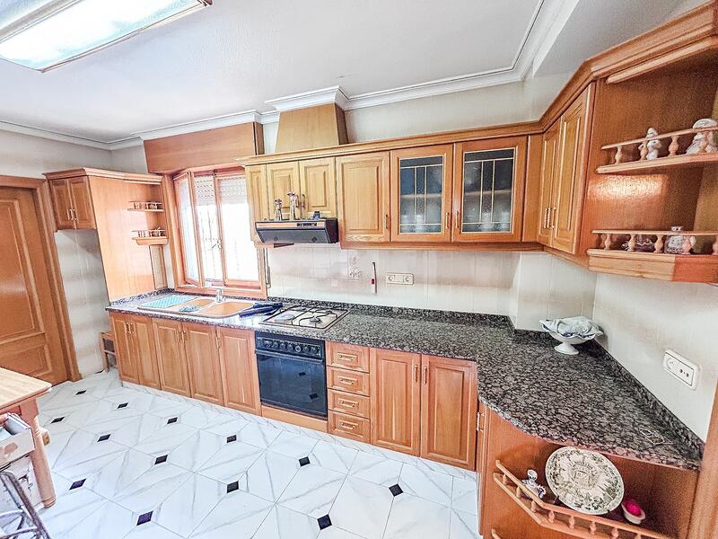 6 bedroom Country House for sale