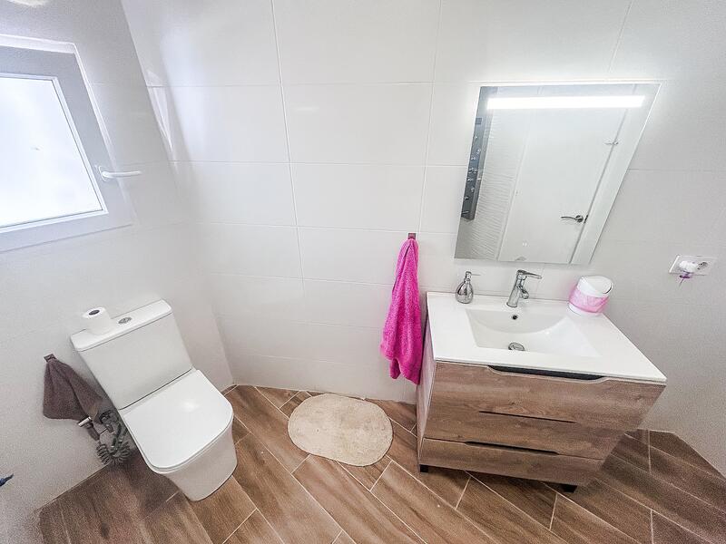 4 bedroom Apartment for sale