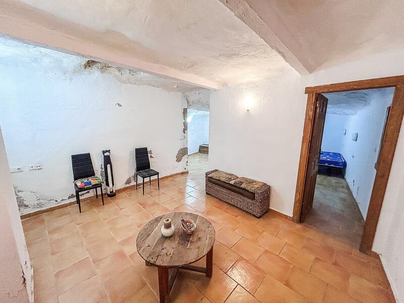 4 bedroom Cave House for sale