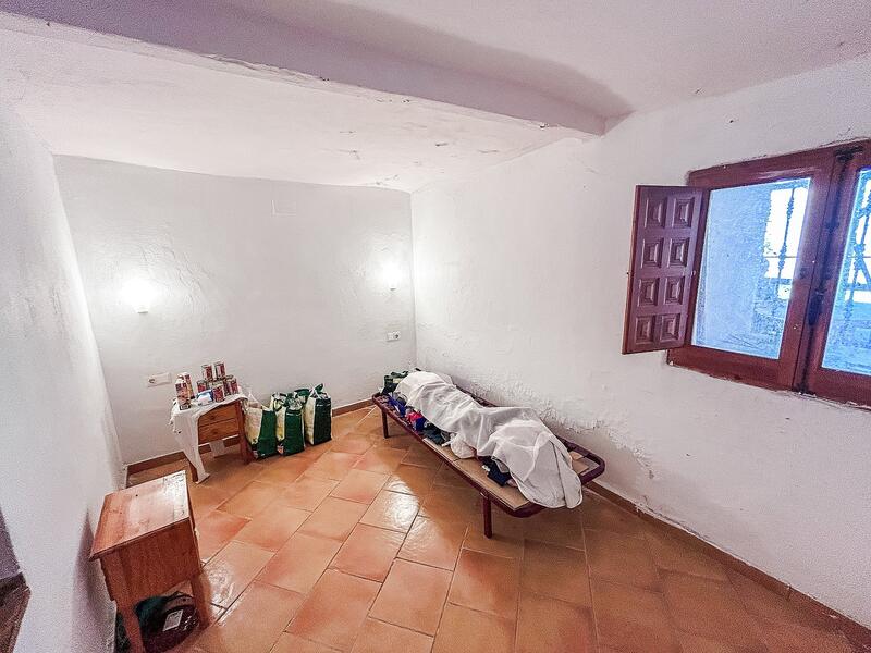 4 bedroom Cave House for sale