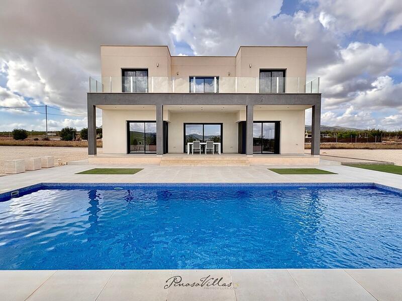 Villa til salgs i Pinoso, Alicante