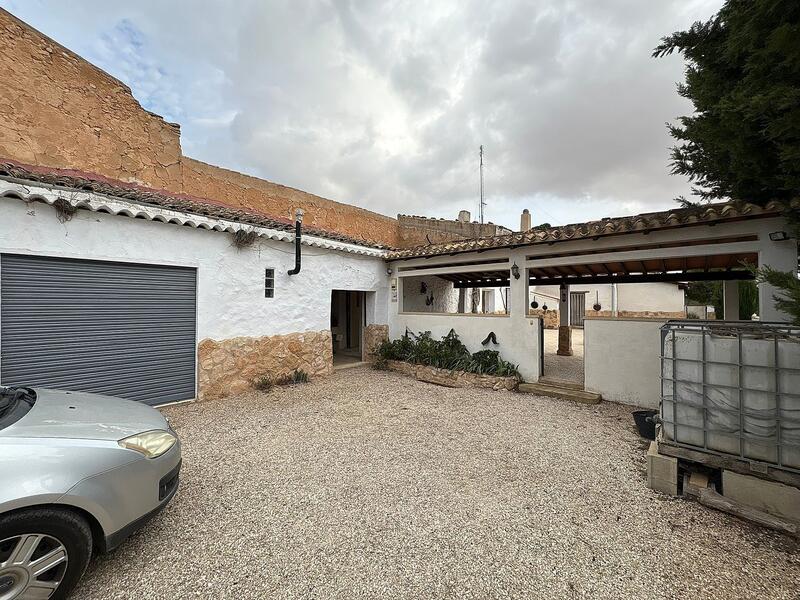 5 bedroom Duplex for sale
