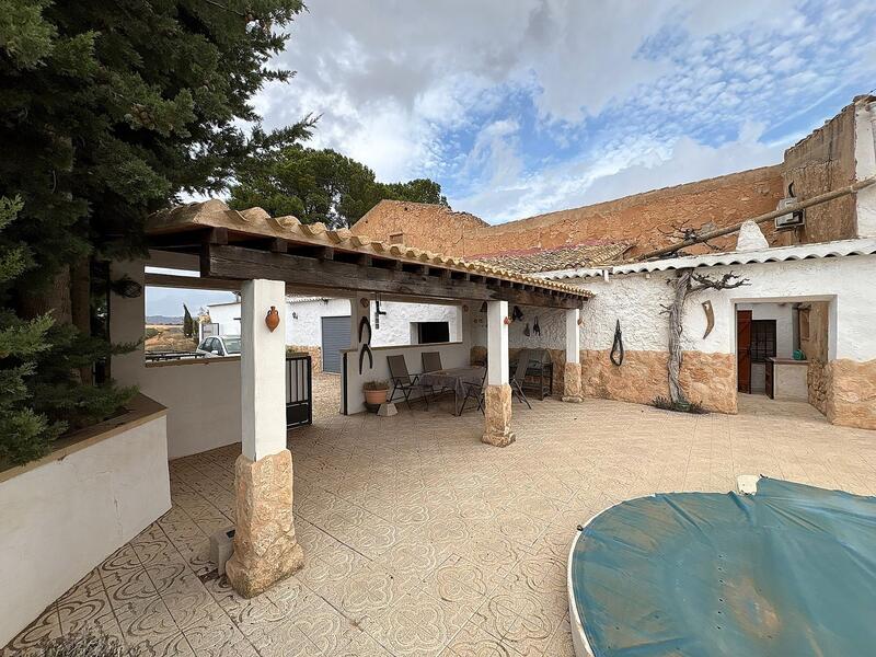 5 bedroom Duplex for sale