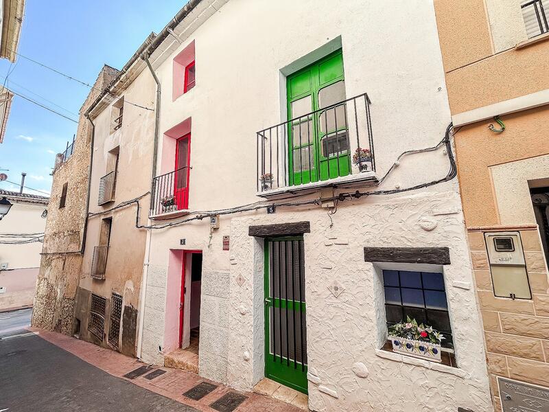 Townhouse for sale in Onil, Alicante