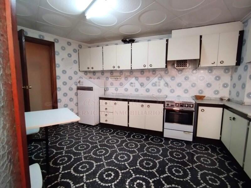 4 bedroom Apartment for sale