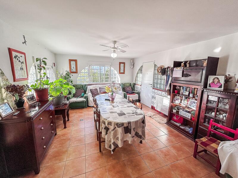 6 bedroom Villa for sale