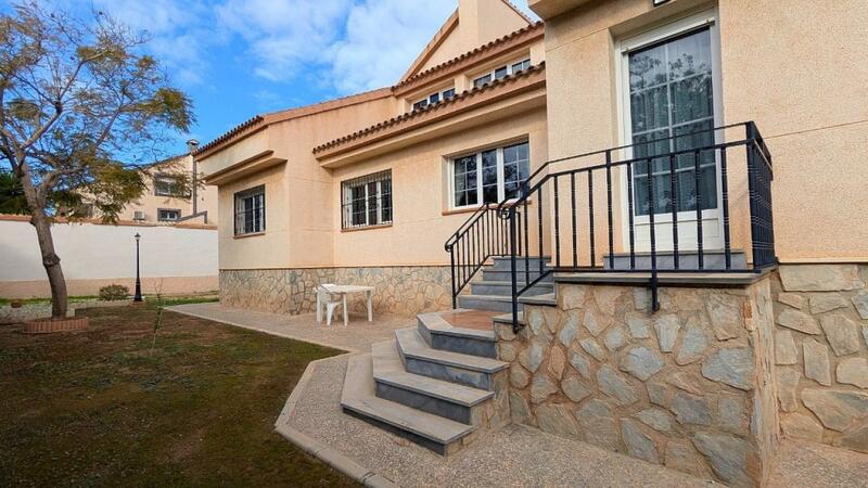 4 slaapkamer Villa Te koop