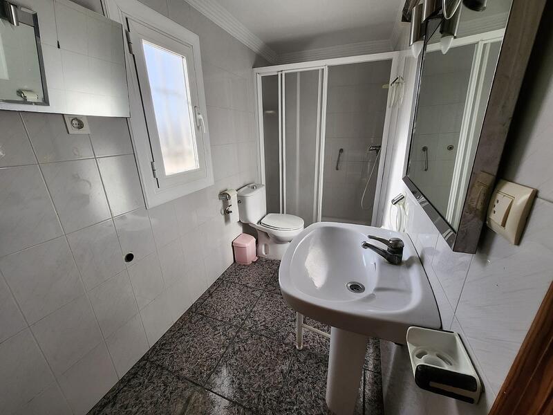 6 bedroom Townhouse for sale