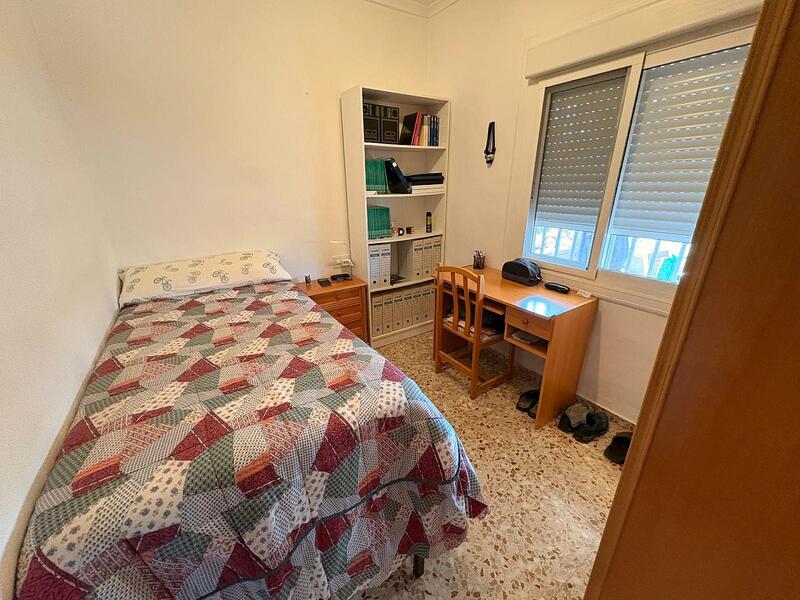 3 спальная комната Деревенский Дом продается