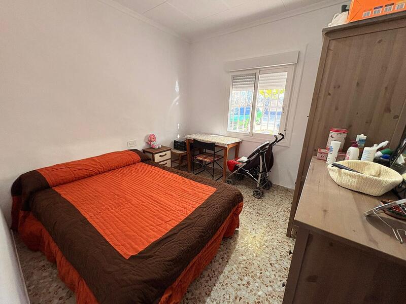 3 спальная комната Деревенский Дом продается