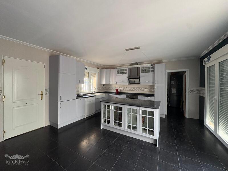 6 bedroom Villa for sale 6 bedroom Villa for sale