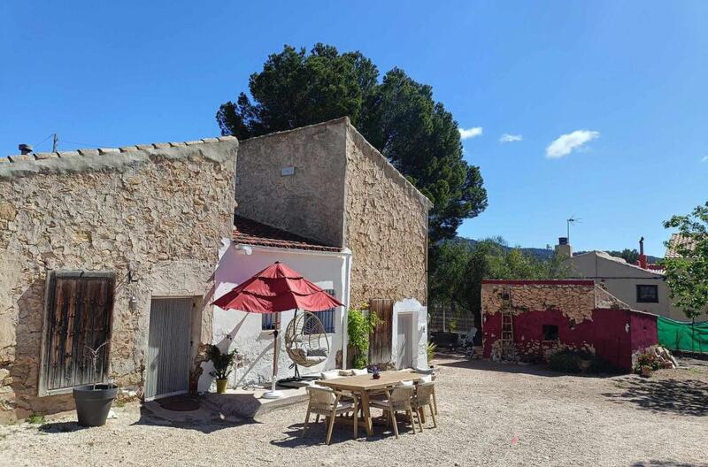 3 bedroom Country House for sale