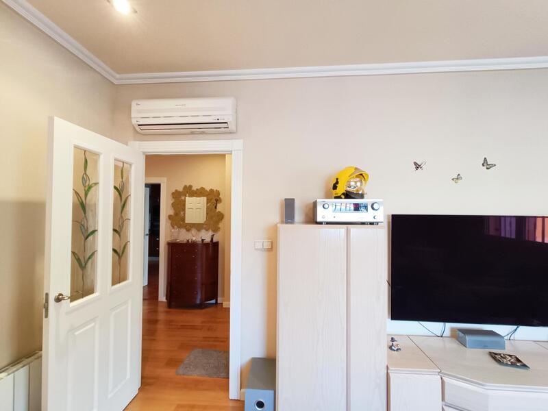 4 bedroom Townhouse for sale