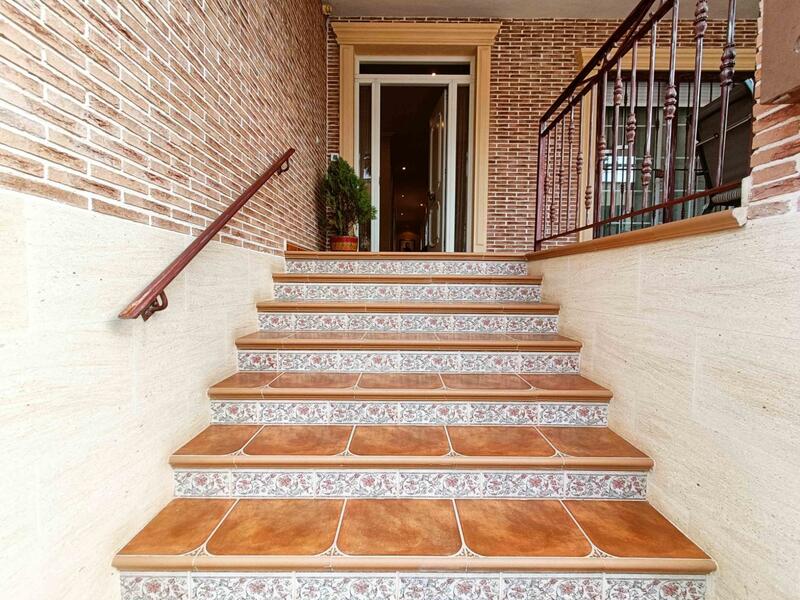 4 bedroom Townhouse for sale