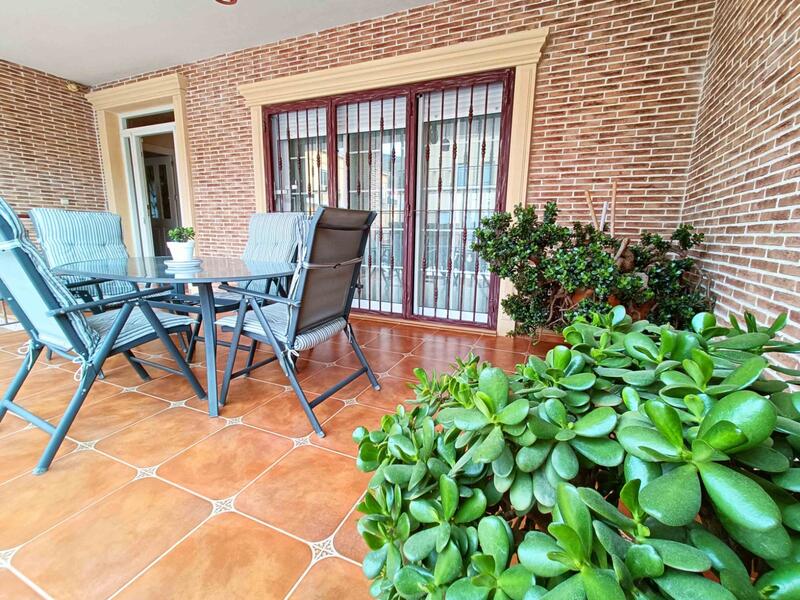 4 bedroom Townhouse for sale