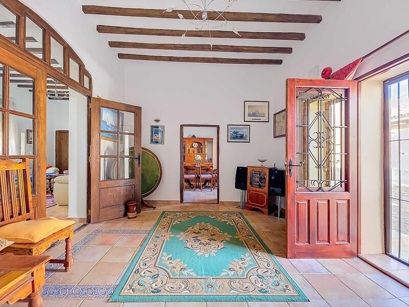 6 bedroom Country House for sale