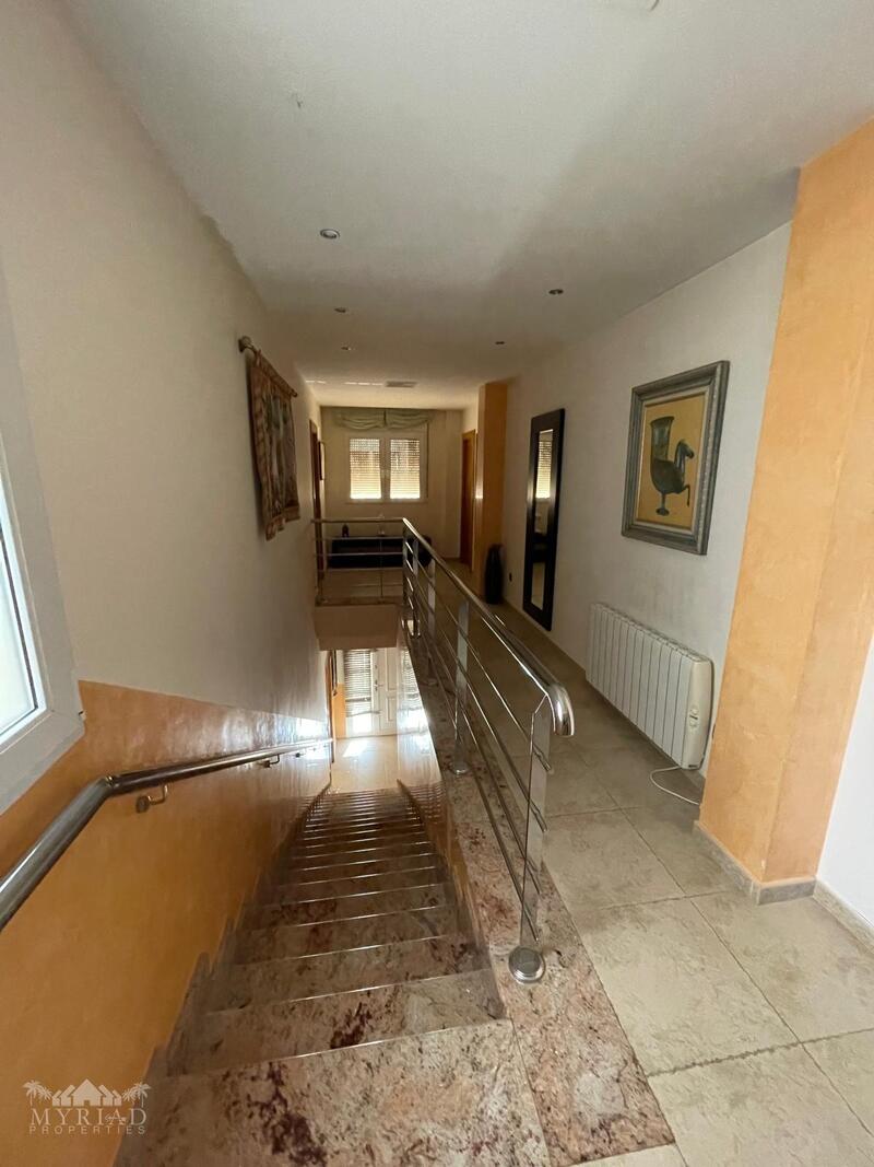 5 bedroom Country House for sale 5 bedroom Country House for sale