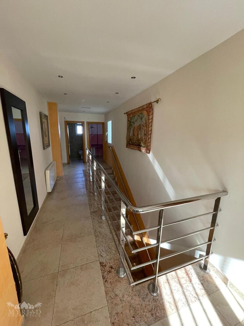 5 bedroom Country House for sale 5 bedroom Country House for sale