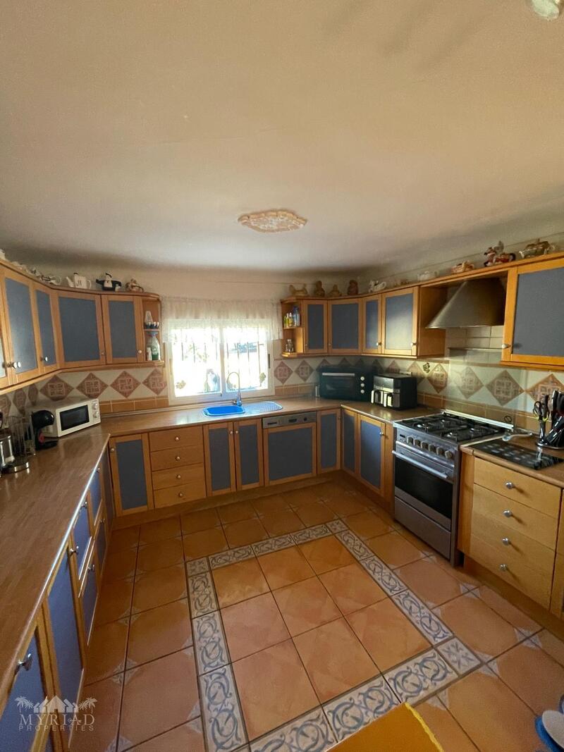 6 bedroom Country House for sale 6 bedroom Country House for sale