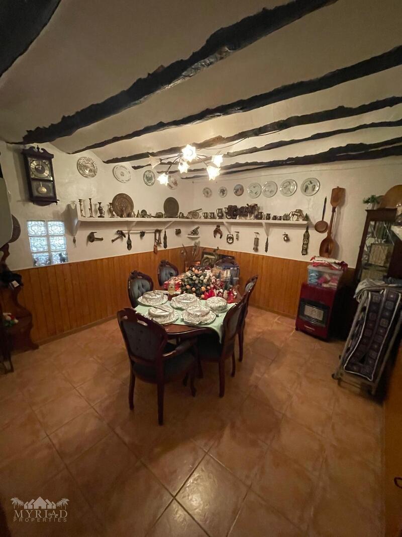 6 bedroom Country House for sale 6 bedroom Country House for sale