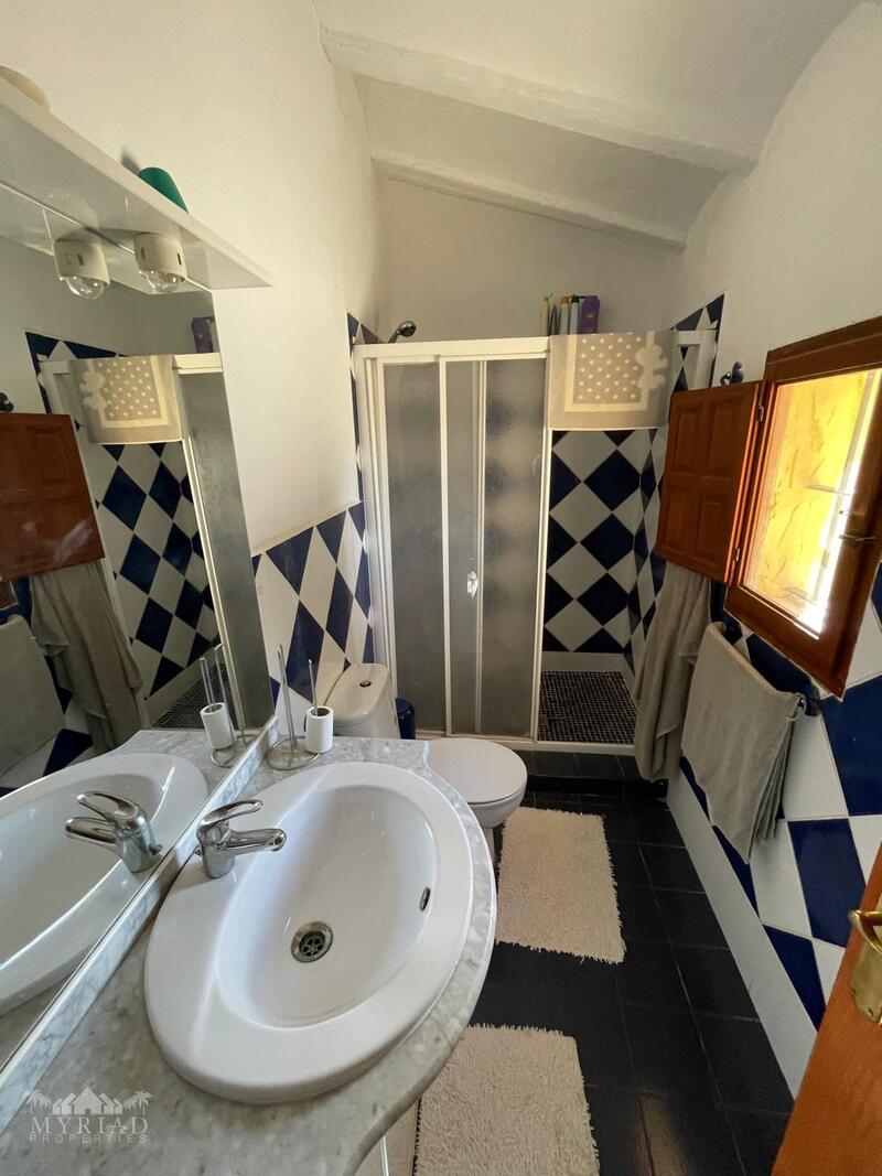 6 bedroom Country House for sale 6 bedroom Country House for sale