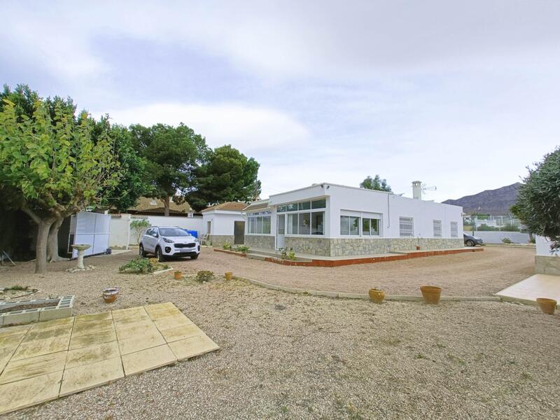 3 спальная комната вилла продается