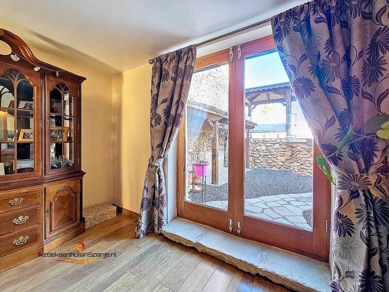 4 bedroom Townhouse for sale