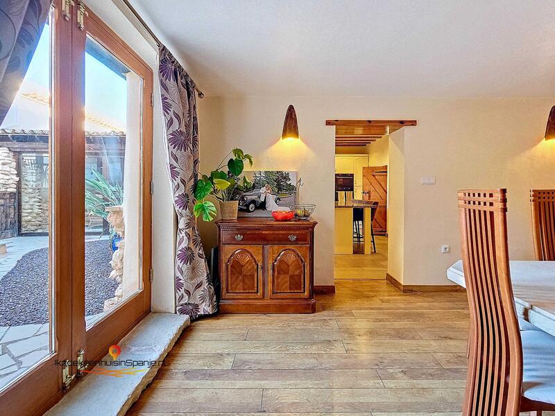 4 bedroom Townhouse for sale