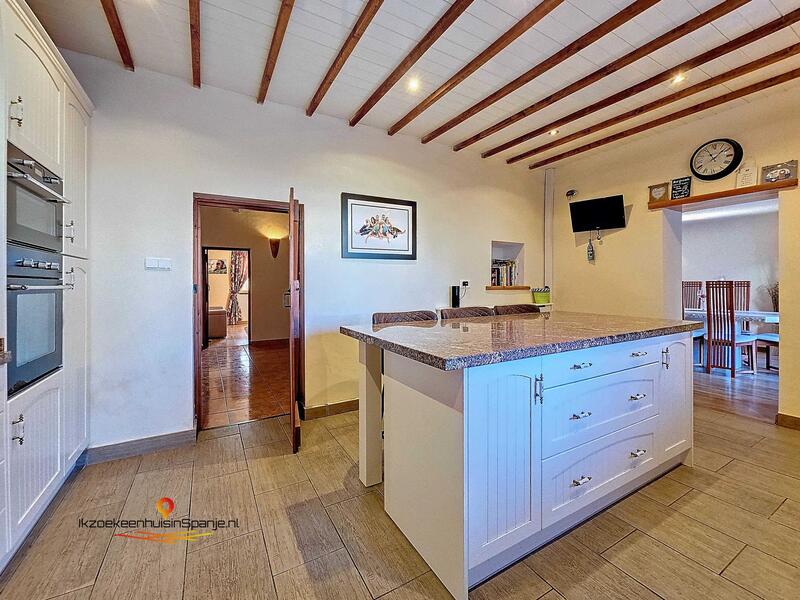 4 bedroom Townhouse for sale