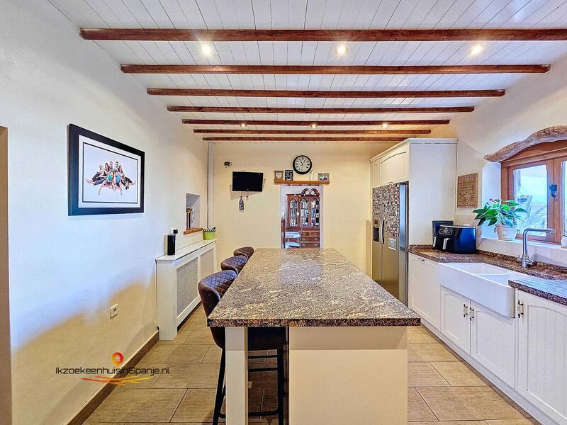 4 bedroom Townhouse for sale