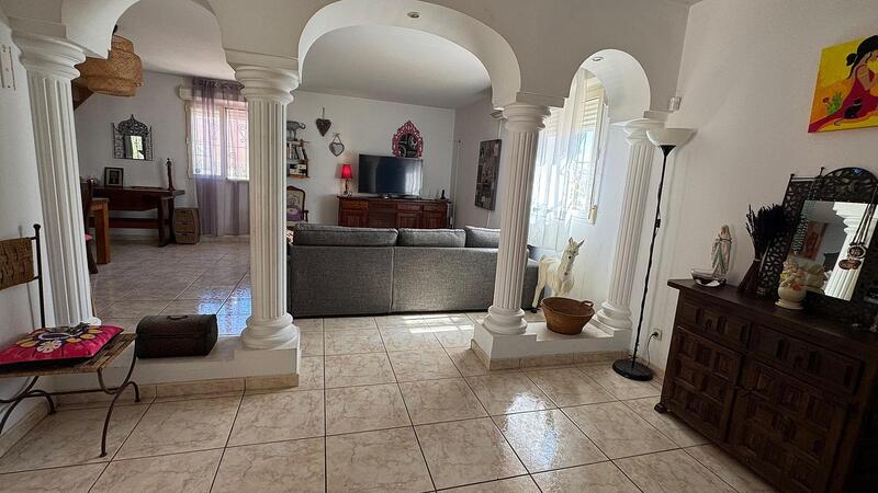 6 Cuarto Villa en venta