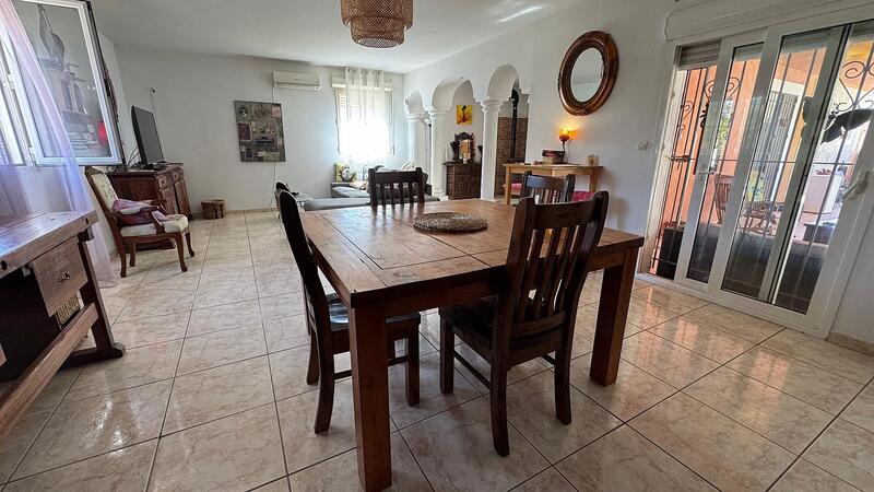 6 Cuarto Villa en venta