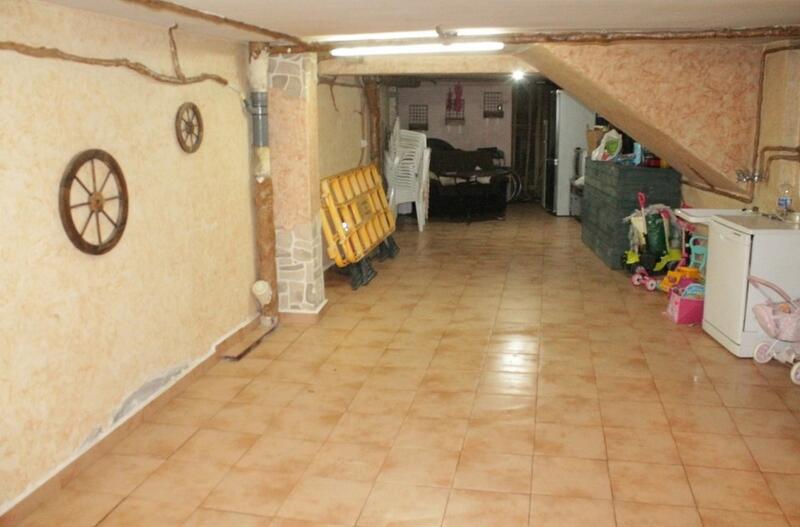 3 bedroom Townhouse for sale