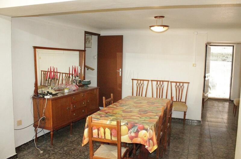 4 bedroom Townhouse for sale